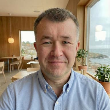 Marcin Perlak - Founder of Straktur